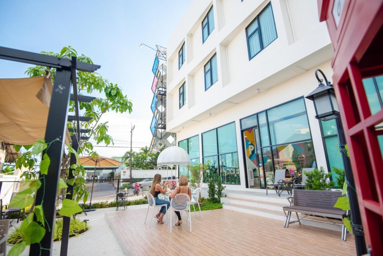 Play Poshtel & Cafe' Ξενοδοχείο Krabi town Εξωτερικό φωτογραφία